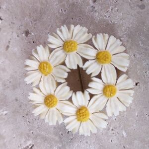 Vintage Carved Celluloid Daisy Wreath Brooch